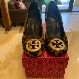 Tori Burch Cheetah Wedge, comes with box.